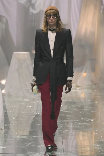 Look 74